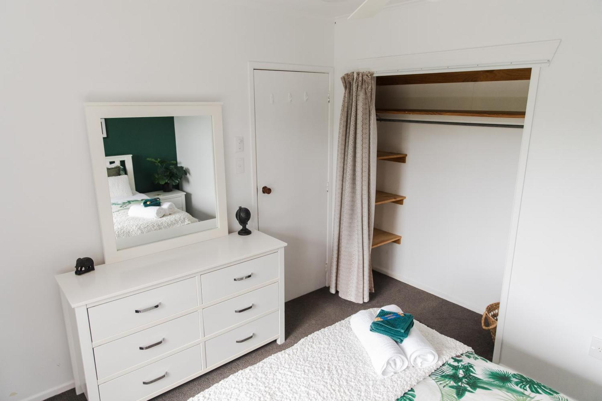 Away From - Jungle Style Apartment *